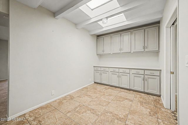 6462 N Val Dosta Drive, Tucson, AZ 85718