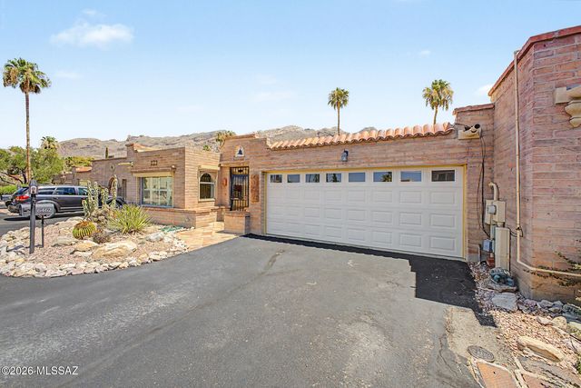 6462 N Val Dosta Drive, Tucson, AZ 85718
