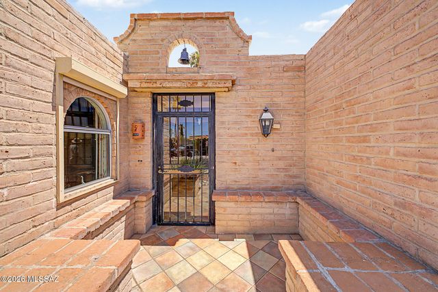 6462 N Val Dosta Drive, Tucson, AZ 85718