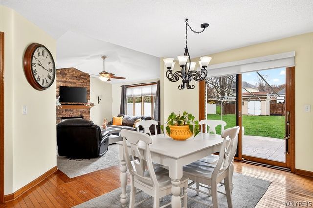3494 Parkwood Common, Hamburg, NY 14075