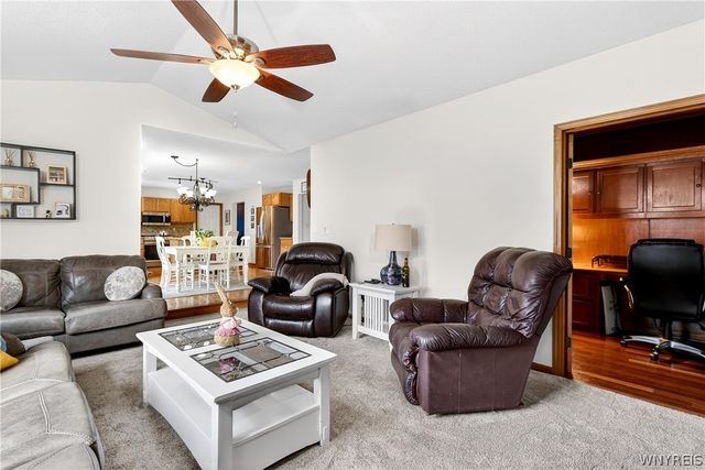 3494 Parkwood Common, Hamburg, NY 14075