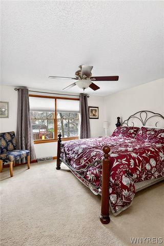 3494 Parkwood Common, Hamburg, NY 14075