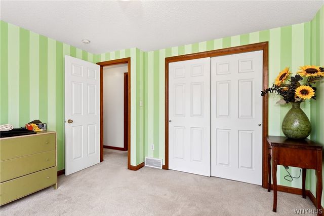 3494 Parkwood Common, Hamburg, NY 14075