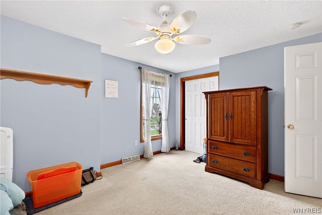 3494 Parkwood Common, Hamburg, NY 14075
