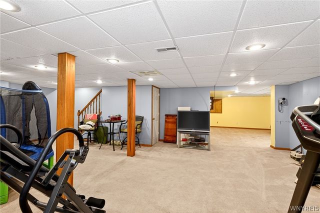3494 Parkwood Common, Hamburg, NY 14075