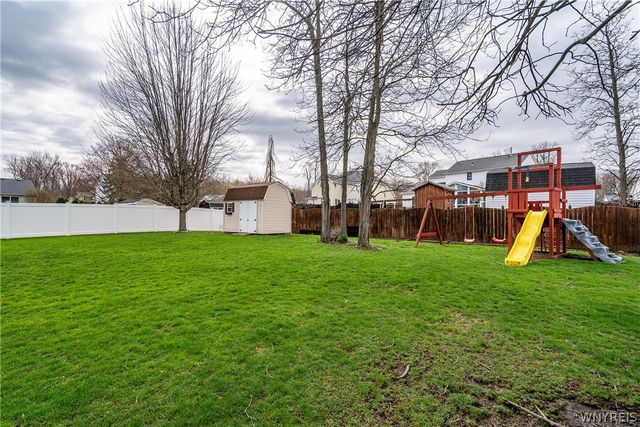 3494 Parkwood Common, Hamburg, NY 14075