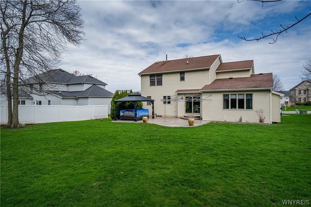 3494 Parkwood Common, Hamburg, NY 14075