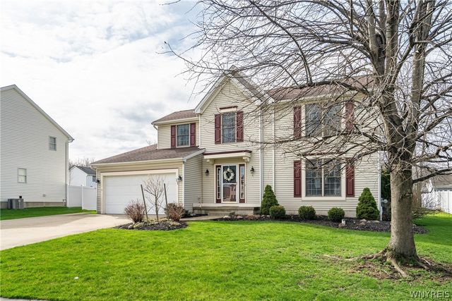 3494 Parkwood Common, Hamburg, NY 14075