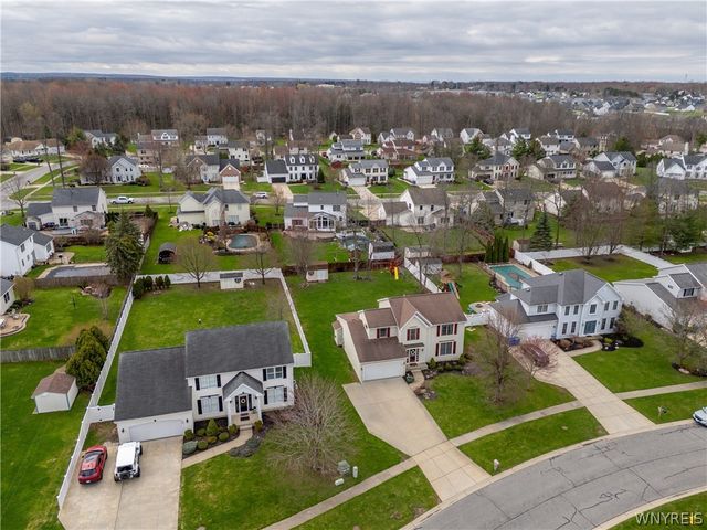 3494 Parkwood Common, Hamburg, NY 14075