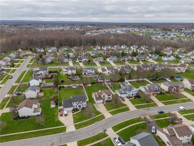 3494 Parkwood Common, Hamburg, NY 14075
