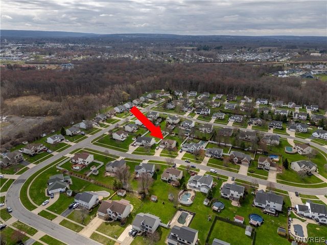 3494 Parkwood Common, Hamburg, NY 14075