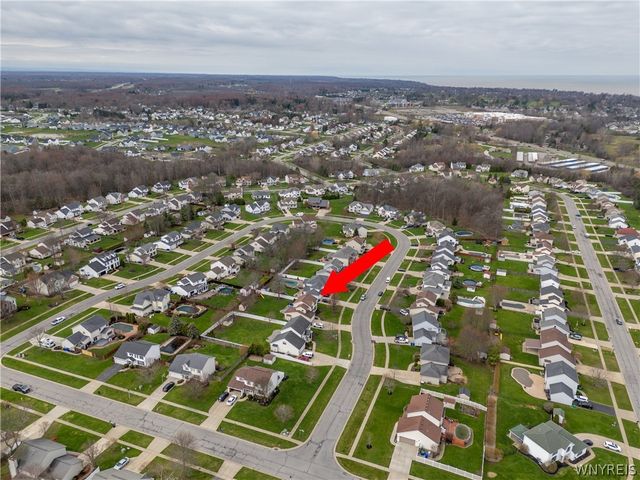 3494 Parkwood Common, Hamburg, NY 14075
