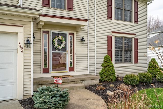 3494 Parkwood Common, Hamburg, NY 14075