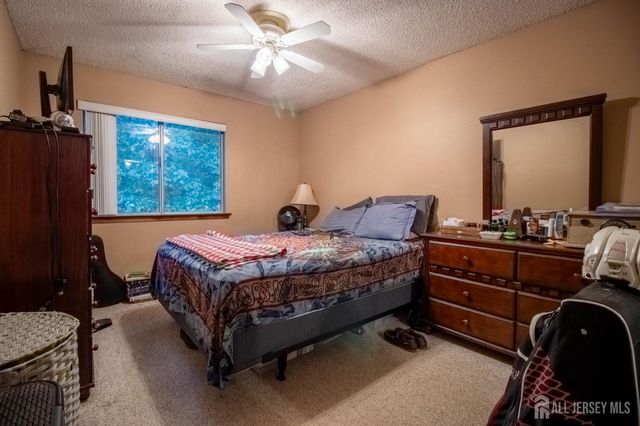 16 Nicholas Court, Spotswood, NJ 08884