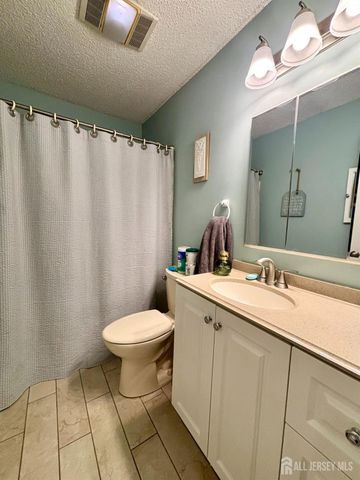 16 Nicholas Court, Spotswood, NJ 08884