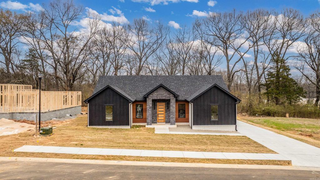 16 Avondale Road, Cabot, AR 72023