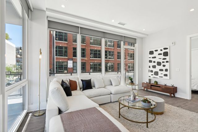 812 W Adams Street 515, Chicago, IL 60607