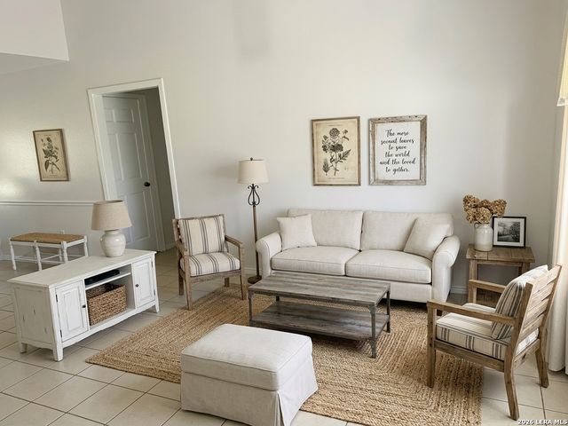 315 CHAPARRAL CREEK DR, Boerne, TX 78006