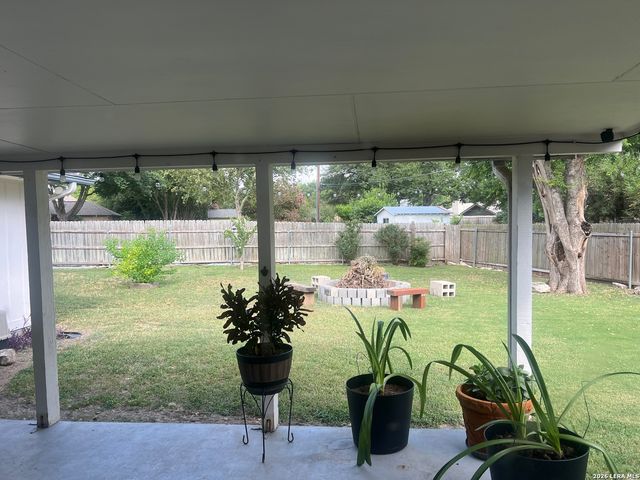 315 CHAPARRAL CREEK DR, Boerne, TX 78006