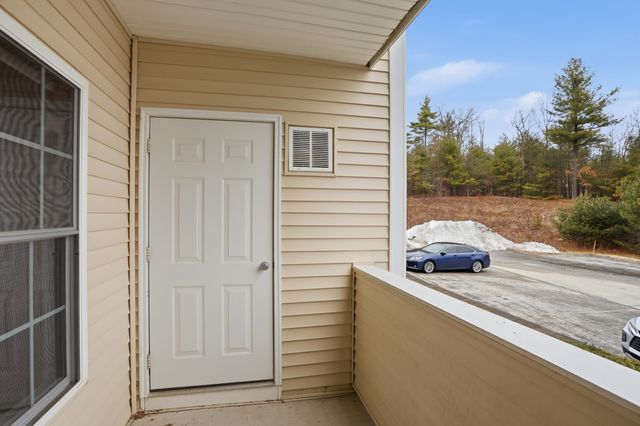10 Vista Ridge Dr Unit 2, Londonderry, NH 03053