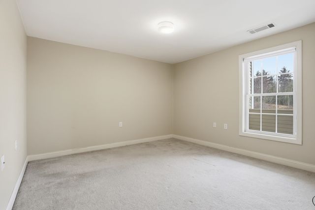 10 Vista Ridge Dr Unit 2, Londonderry, NH 03053