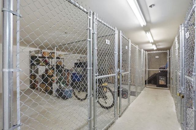 10 Vista Ridge Dr Unit 2, Londonderry, NH 03053