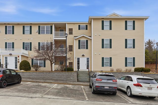 10 Vista Ridge Dr Unit 2, Londonderry, NH 03053