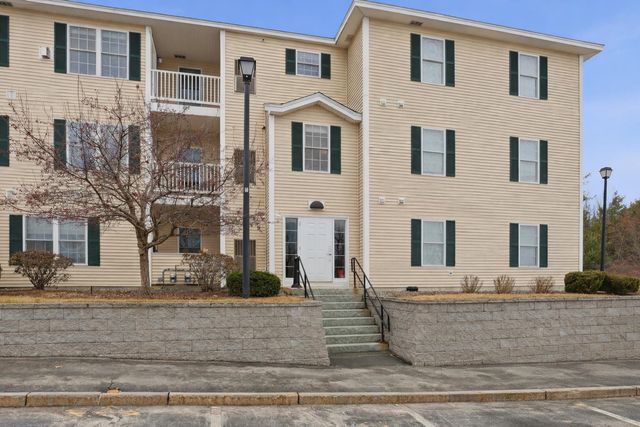 10 Vista Ridge Dr Unit 2, Londonderry, NH 03053