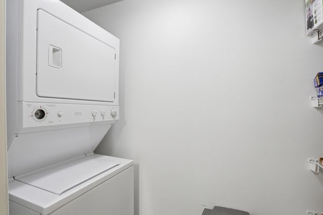 10 Vista Ridge Dr Unit 2, Londonderry, NH 03053