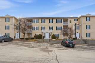 10 Vista Ridge Dr Unit 2, Londonderry, NH 03053