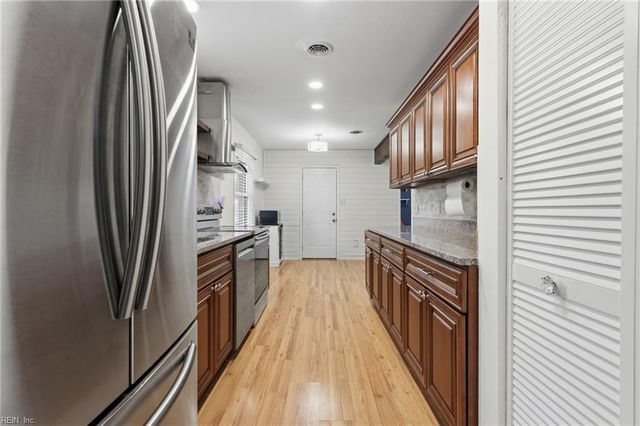 3605 Forrester LN, Virginia Beach, VA 23452
