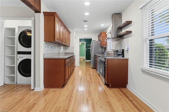 3605 Forrester LN, Virginia Beach, VA 23452
