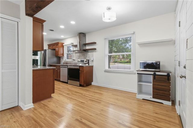 3605 Forrester LN, Virginia Beach, VA 23452