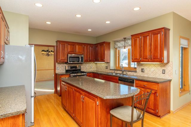 12610 42nd Place N, Plymouth, MN 55442