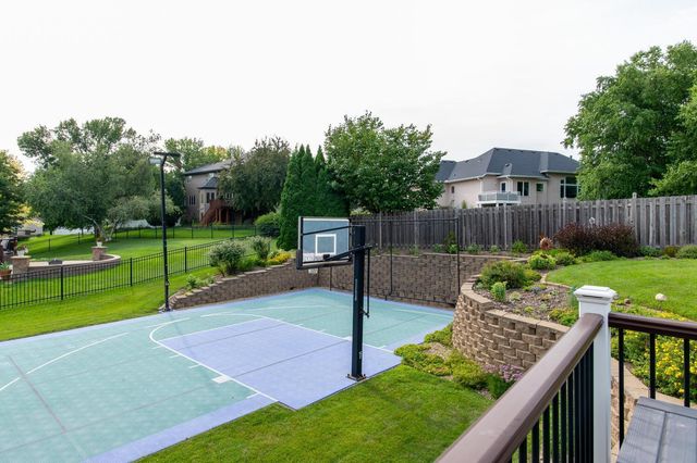 12610 42nd Place N, Plymouth, MN 55442