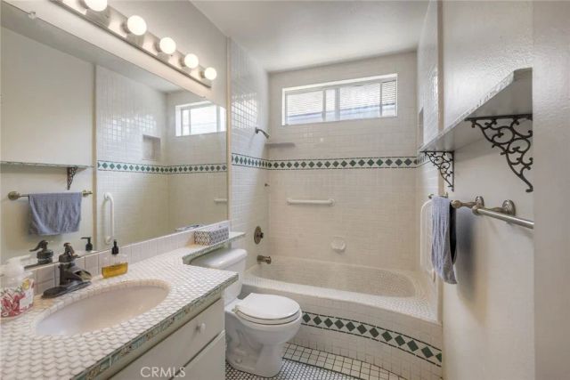 7905 Calle Posada, Carlsbad, CA 92009