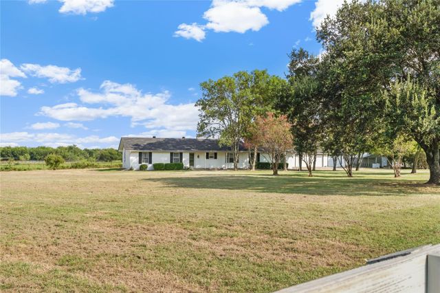 815 N Spikes Road, Corsicana, TX 75110