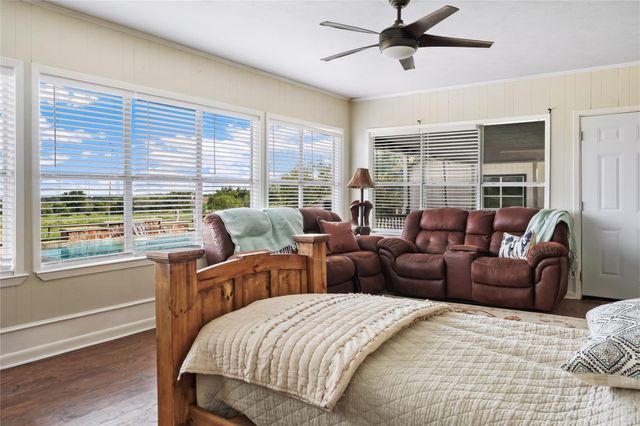 815 N Spikes Road, Corsicana, TX 75110