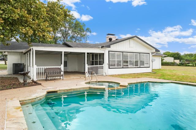 815 N Spikes Road, Corsicana, TX 75110