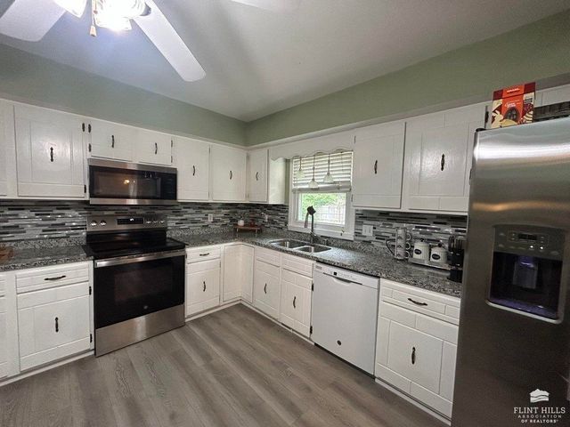 1617 Browning Avenue, Manhattan, KS 66502