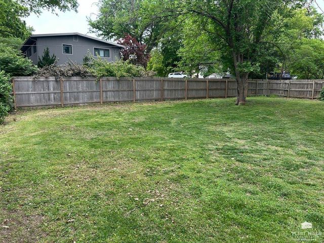 1617 Browning Avenue, Manhattan, KS 66502