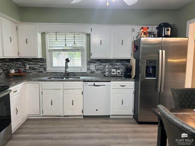 1617 Browning Avenue, Manhattan, KS 66502