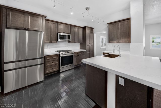 1740 Bluffs Drive, Henderson, NV 89014