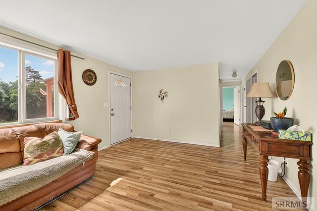 1206 N 1100 E, Shelley, ID 83274