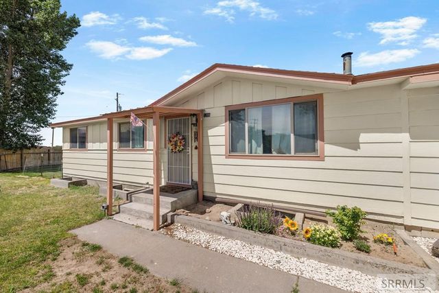 1206 N 1100 E, Shelley, ID 83274