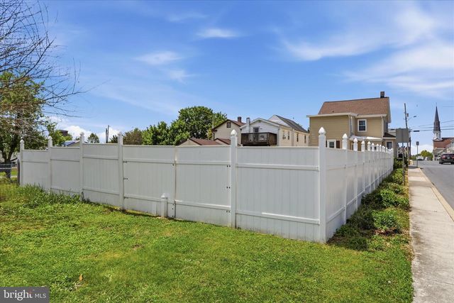 63 N N ALLISON STREET ST, Greencastle, PA 17225