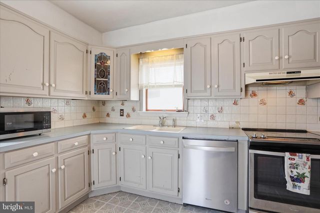 63 N N ALLISON STREET ST, Greencastle, PA 17225