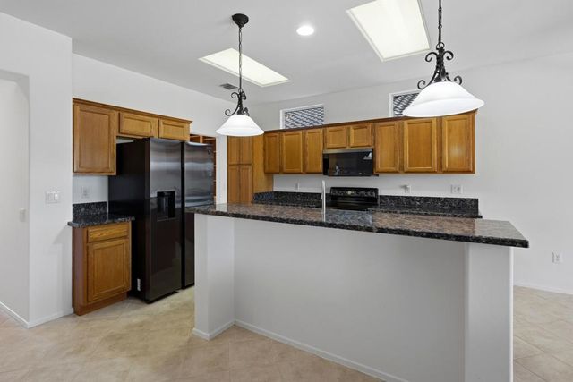 78275 Estancia Drive, Palm Desert, CA 92211