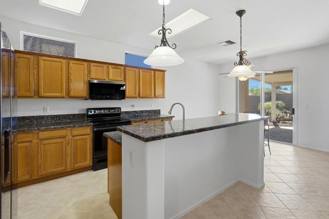 78275 Estancia Drive, Palm Desert, CA 92211