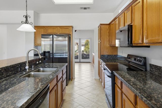 78275 Estancia Drive, Palm Desert, CA 92211